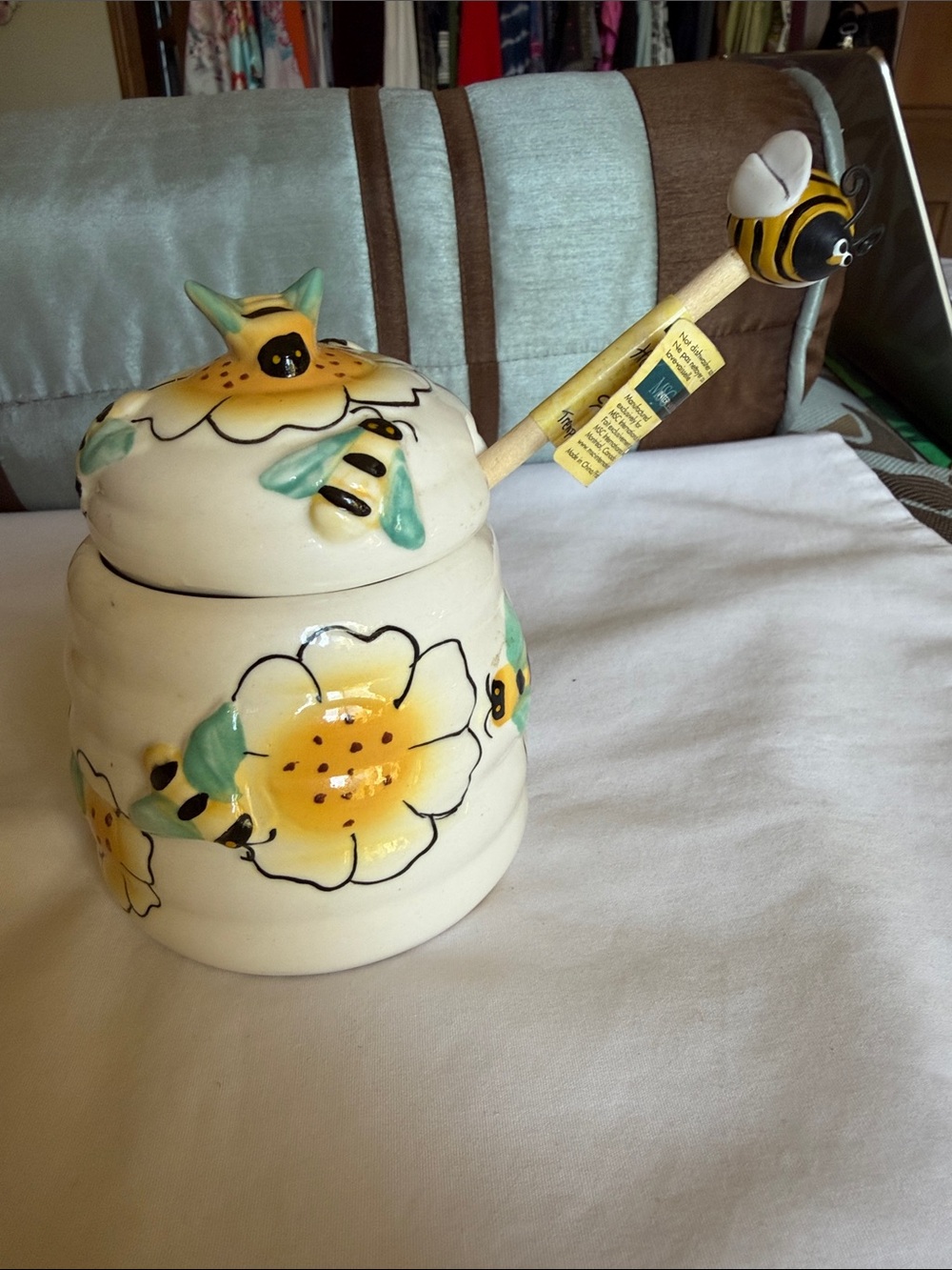 Ceramic Bee Honey Pot with Dipper